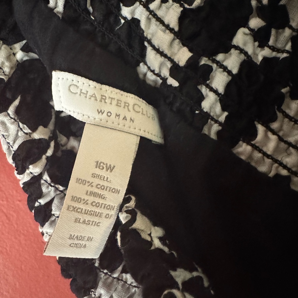 Floral Black and White Women's Skirt - Picture 7 of 7